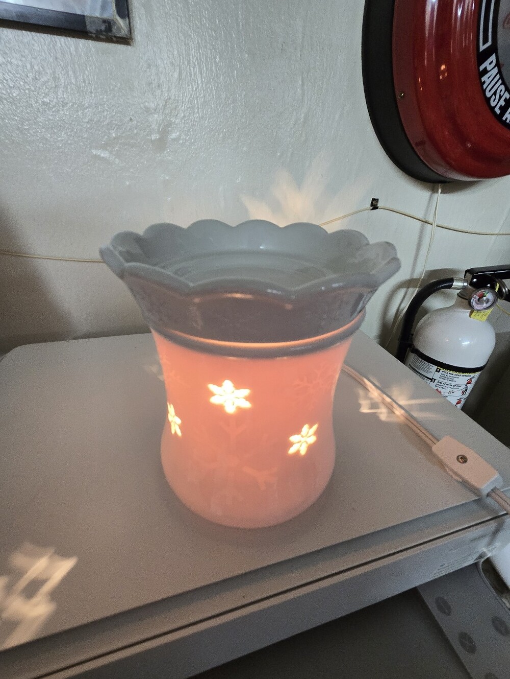 Scentsy Blizzard Wax Warmer Full Size 25 Watt White Snowflake Retired 2010